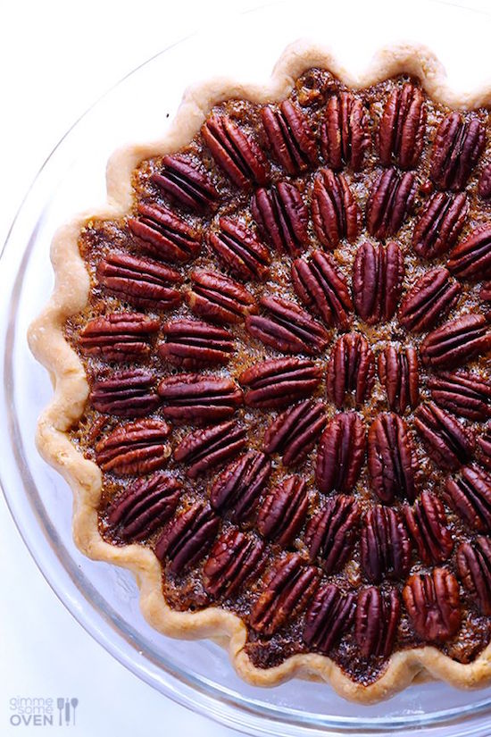 8 Easy Ways to Glam Up Your Thanksgiving Table | Best Pecan Pie (and stylish too!) for Thanksgiving