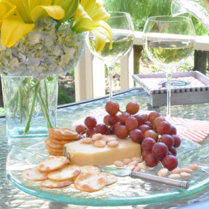 Glass cheese platter | Tabletop Trends