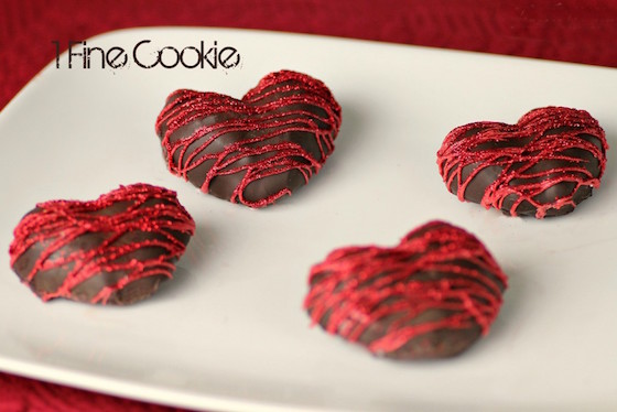 Heart Shaped Chocolate Covered Strawberries  - Great Tutorial by 1 Fine Cookie