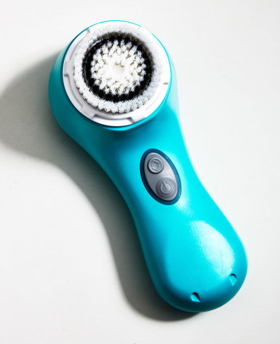 Clarisonic Tips | 10 Ways You're Using Your Clarisonic Totally Wrong