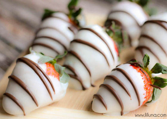 White Chocolate Covered Strawberries with Chocolate Drizzle |More Festive Chocolate Covered Strawberries on the Blog