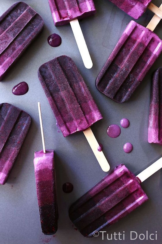 10 Gourmet Popsicle Recipes | Blackberry Ombre Popsicles