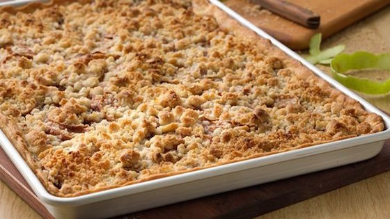 Slab pies feed a crowd and are perfect for Thanksgiving | Apple Slab Pie from Pillsbury