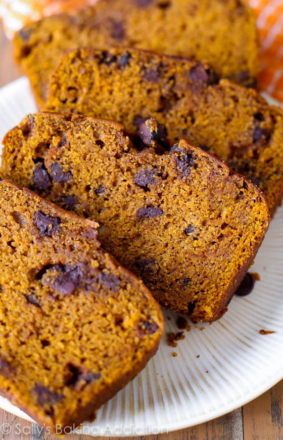 Pumpkin Chocolate Chip Bread | This and other delicious Pumpkin Recipes on the blog.