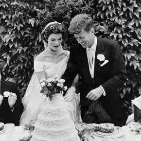 JFK Wedding cutting cake