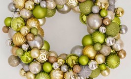 How to make an ornament wreath